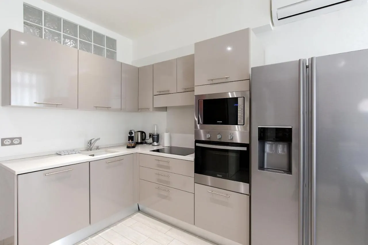 Apartment Beautiful 3 Room-Flat Near Palais Cannes