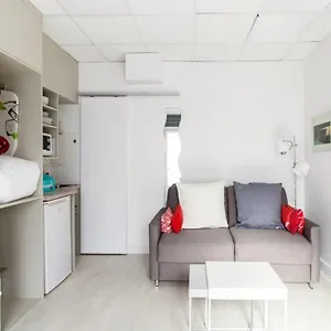  Apartment Small Is Beautiful Ideally Located Sleeps 4 France